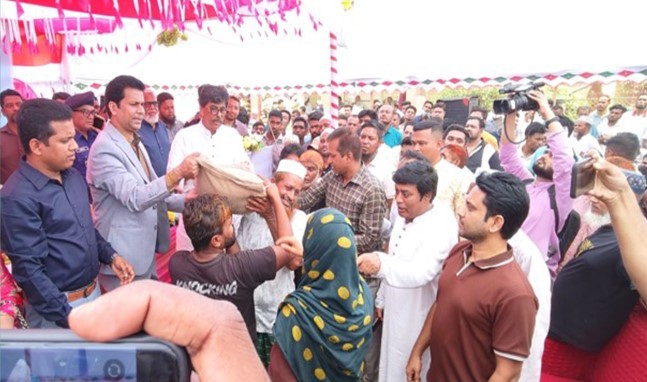 বন্যা বা অন্য কোনো দুর্যোগে ফসলের ক্ষতি হলে বীমা সুবিধার আওতায় ক্ষতিপূরণ প্রদান করা হবে-কৃষিমন্ত্রী আমিন উর রশিদ